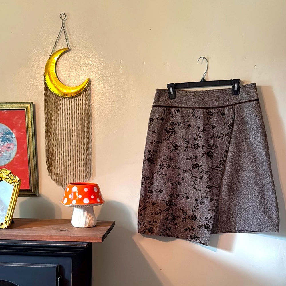 🐻🖤🌸Elegant Floral Patterned Skirt